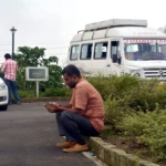 100+ Best Collection of Street Photos for Free Download 42 a man sitting on the road
